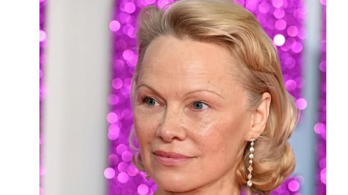 Pamela Anderson renuncia al maquillaje para mostrarse natural