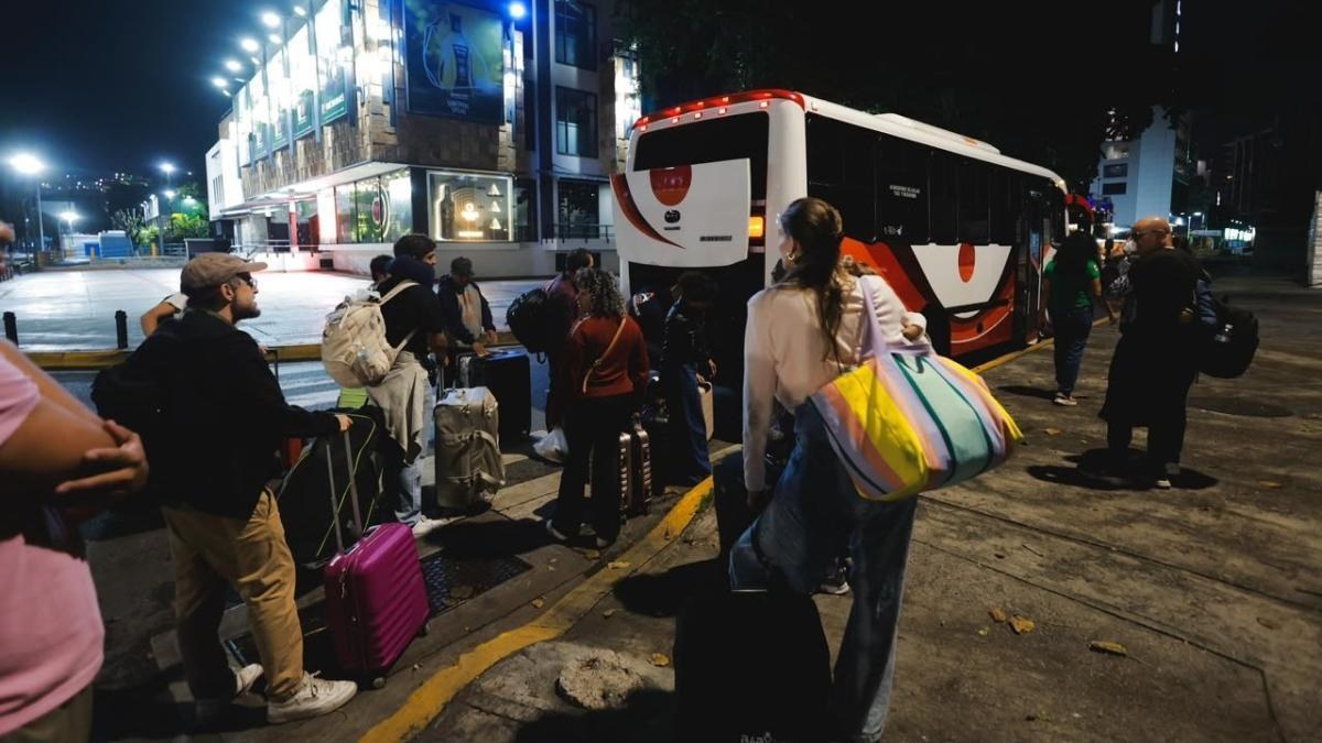 Regresan a México 23 connacionales tras sismos en Venezuela