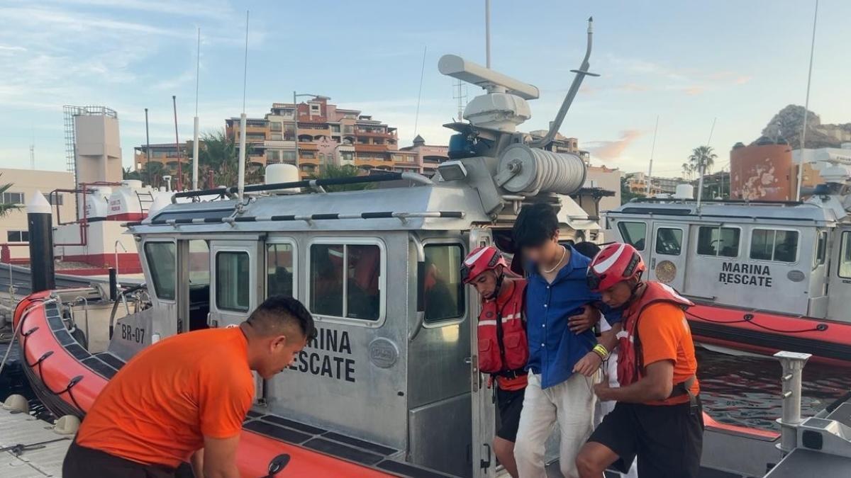 Semar evacúa a turista con convulsiones en Cabos San Lucas