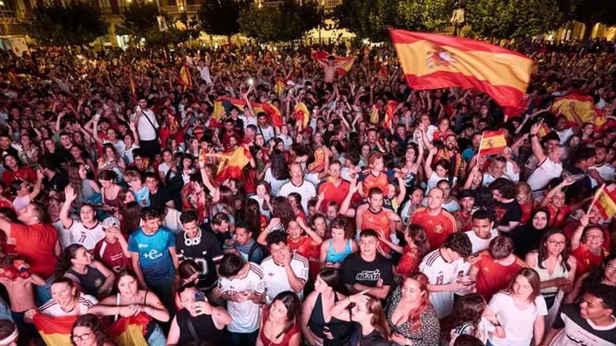 Adolescente muere tras derrumbe de fuente en España