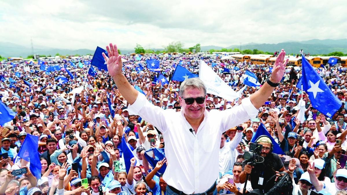 Juan Orlando Hernández regresa a Honduras tras indulto en EU