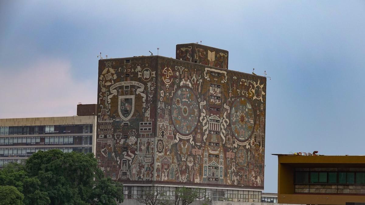 UNAM suspende inscripciones y revisa examen de ingreso