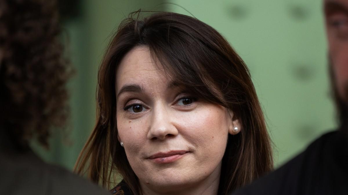 Francia expulsa a periodista rusa por propaganda del Kremlin