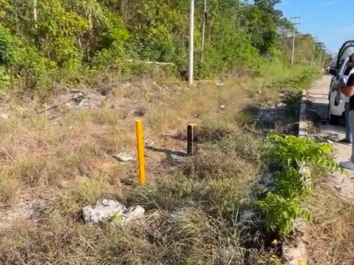 Hallan dos personas sin vida en carretera 307 en Playa del Carmen