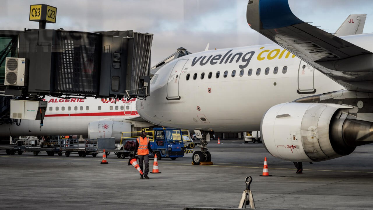 IAG reduce beneficio por alza en precio del queroseno