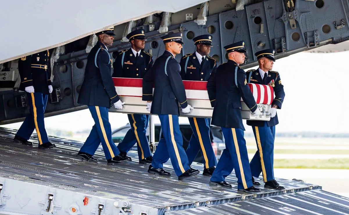 Militares hispanos mueren y enfrentan deportación en EU