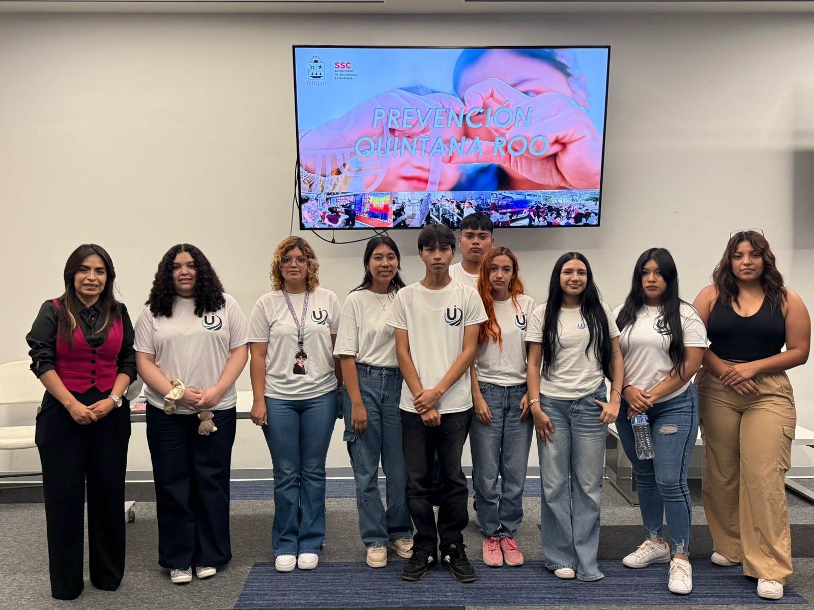 Estudiantes visitan Complejo de Seguridad C5 en Quintana Roo
