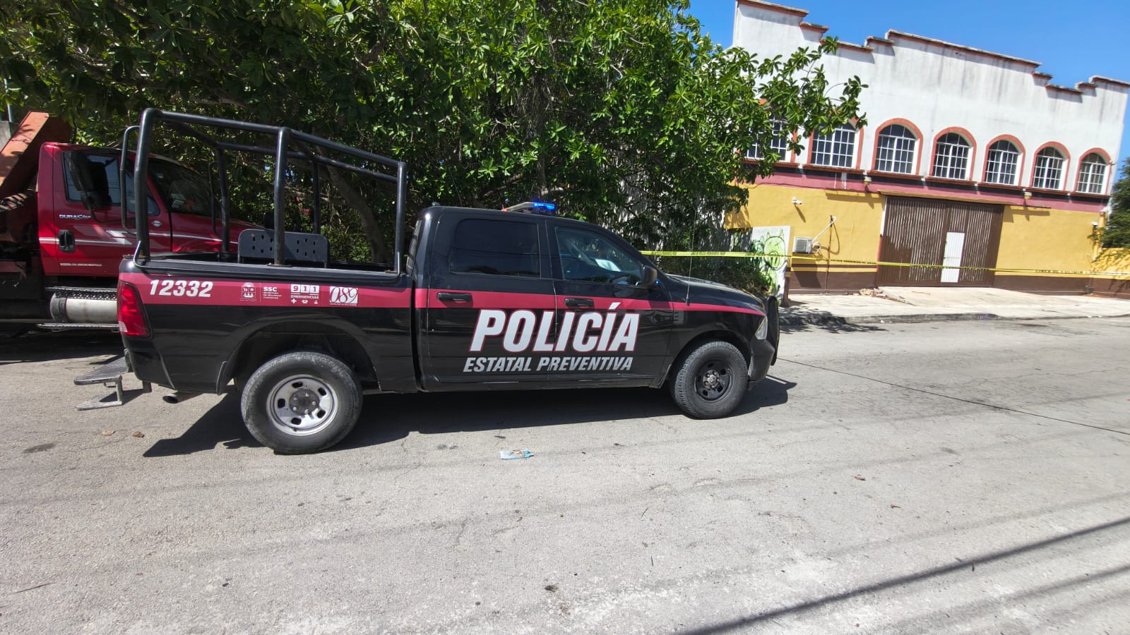 Asalto a camión de valores deja herido en Playa del Carmen