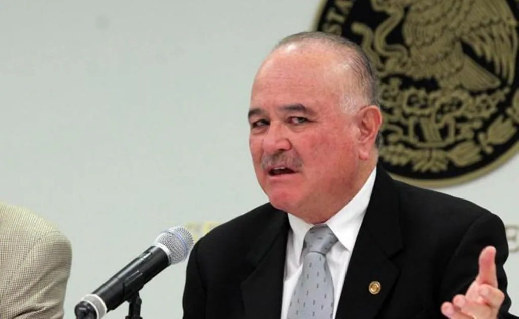 Detienen a Ernesto Ruffo por presunto contrabando de combustible