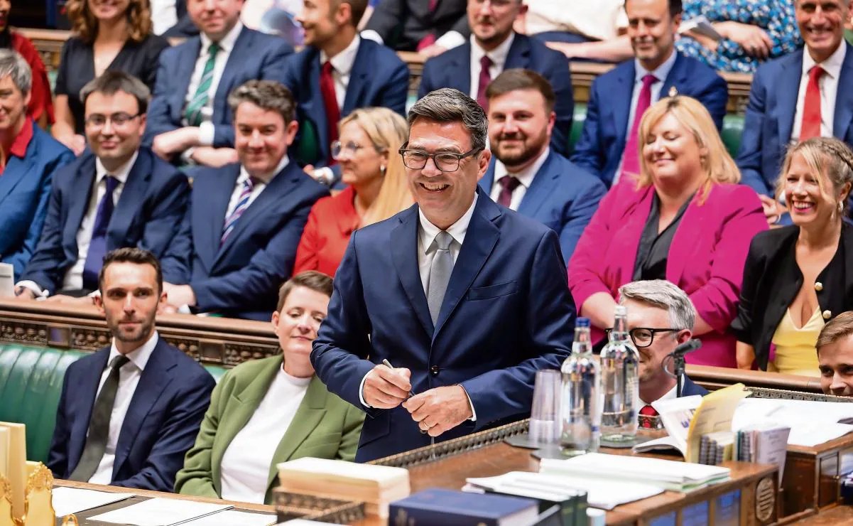 Andy Burnham es nuevo líder laborista y próximo primer ministro