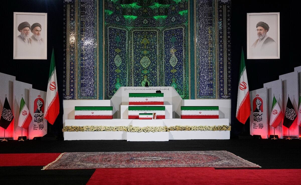 Irán rinde homenaje a Jamenei tras ataques y conflicto