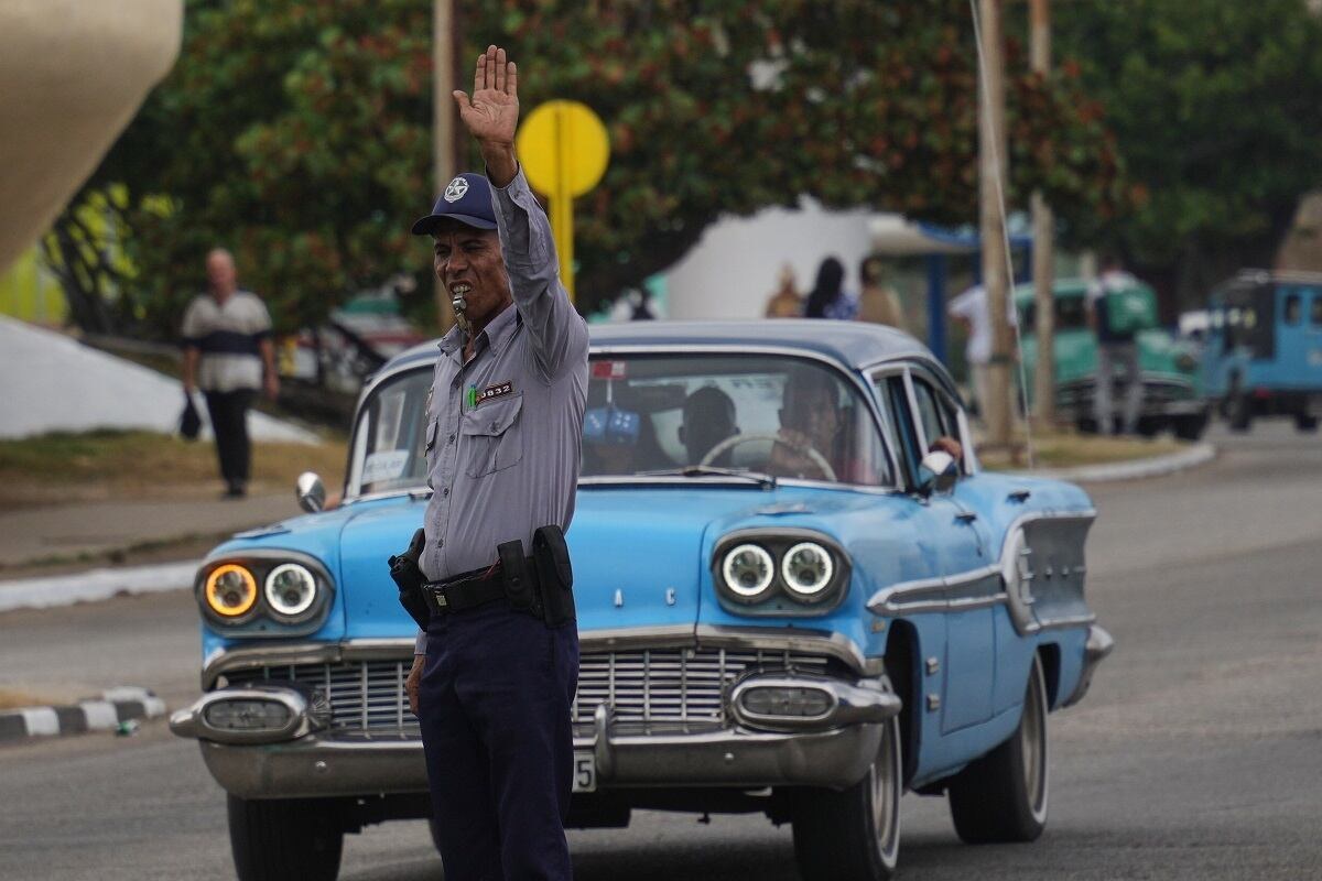 EU detiene a cubano vinculado al Instituto Cubano de Amistad