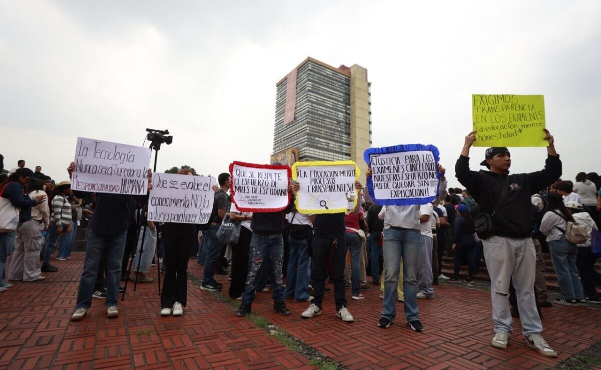 Aspirantes de la UNAM exigen cancelar examen virtual