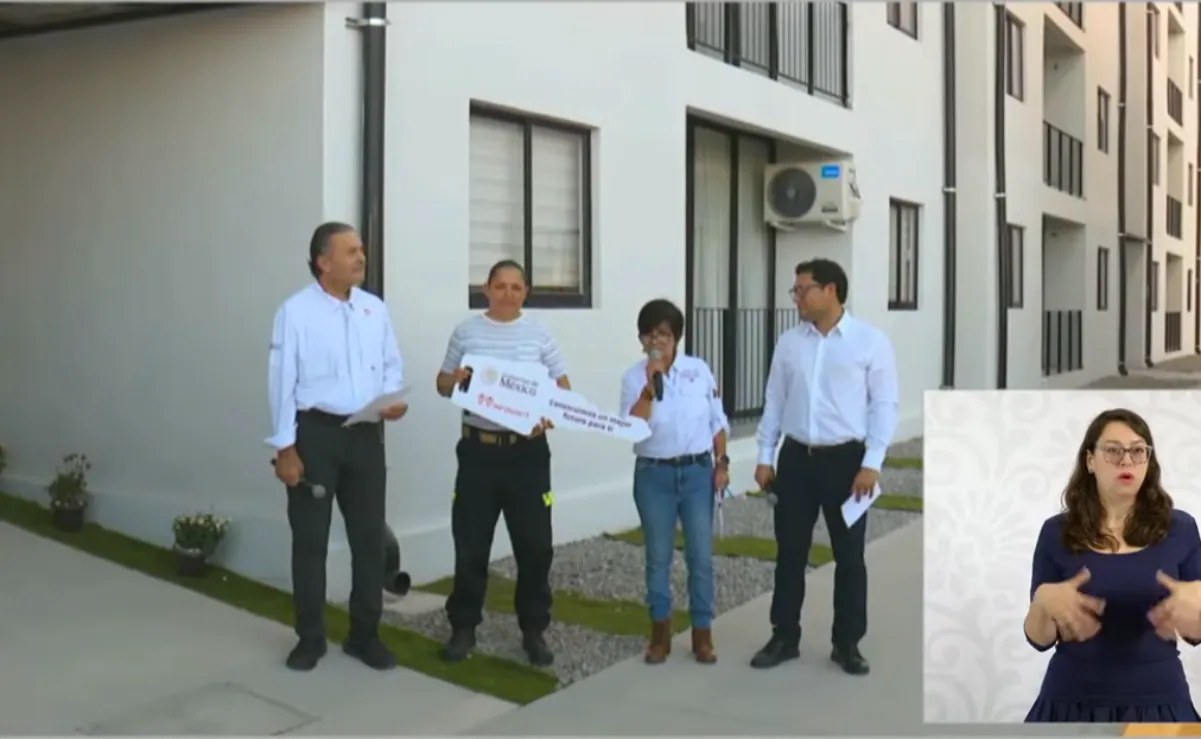 Gobierno entrega 98 conjuntos habitacionales en Sinaloa