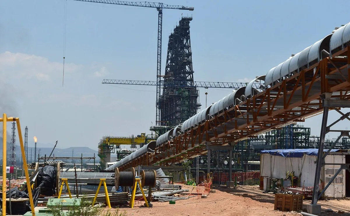 Refinería Dos Bocas opera a plena capacidad tras accidente