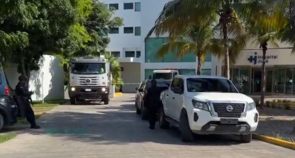 Atacan a balazos a automovilista en Playa del Carmen