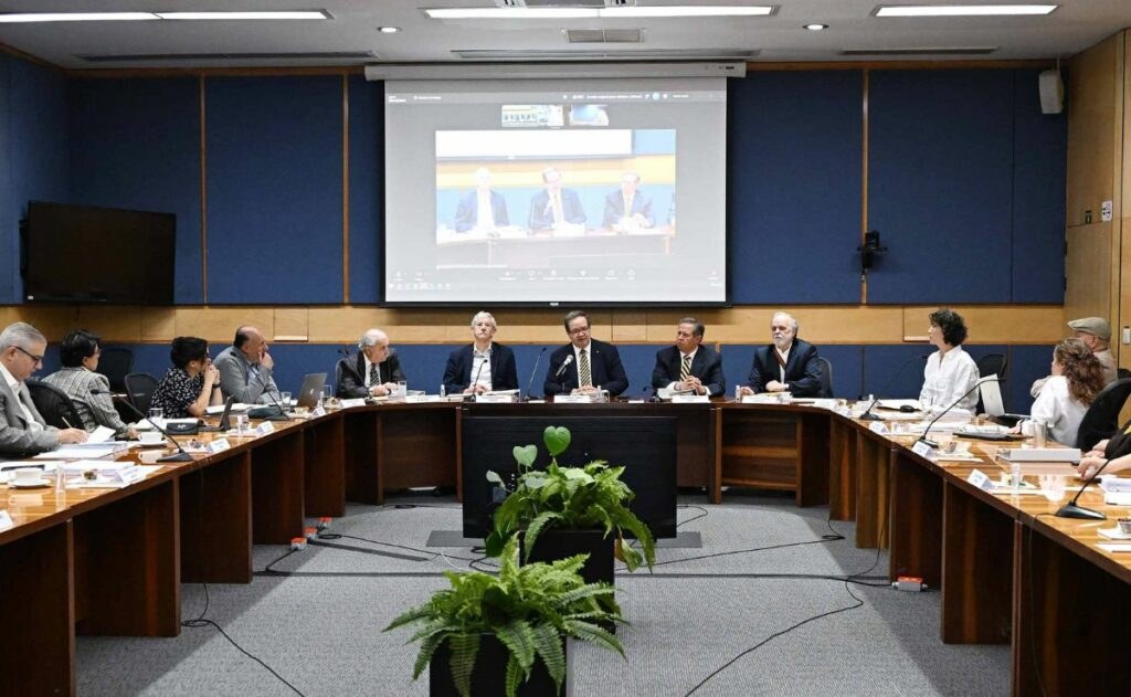UNAM instala comisión para revisar examen de admisión