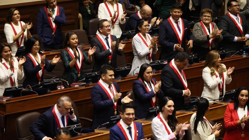 Perú retoma Congreso bicameral tras 33 años