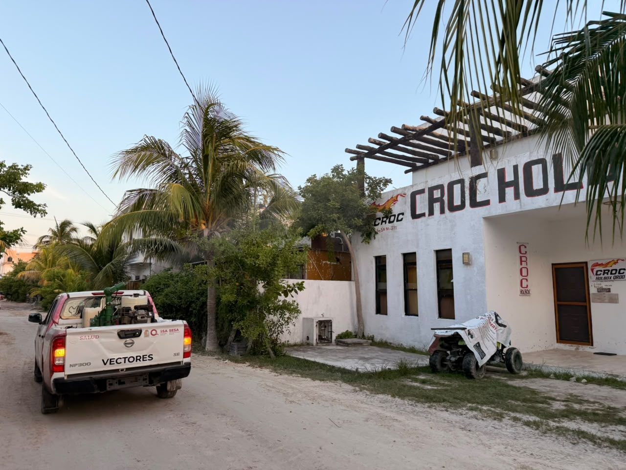 Lázaro Cárdenas inicia fumigación en Holbox contra dengue