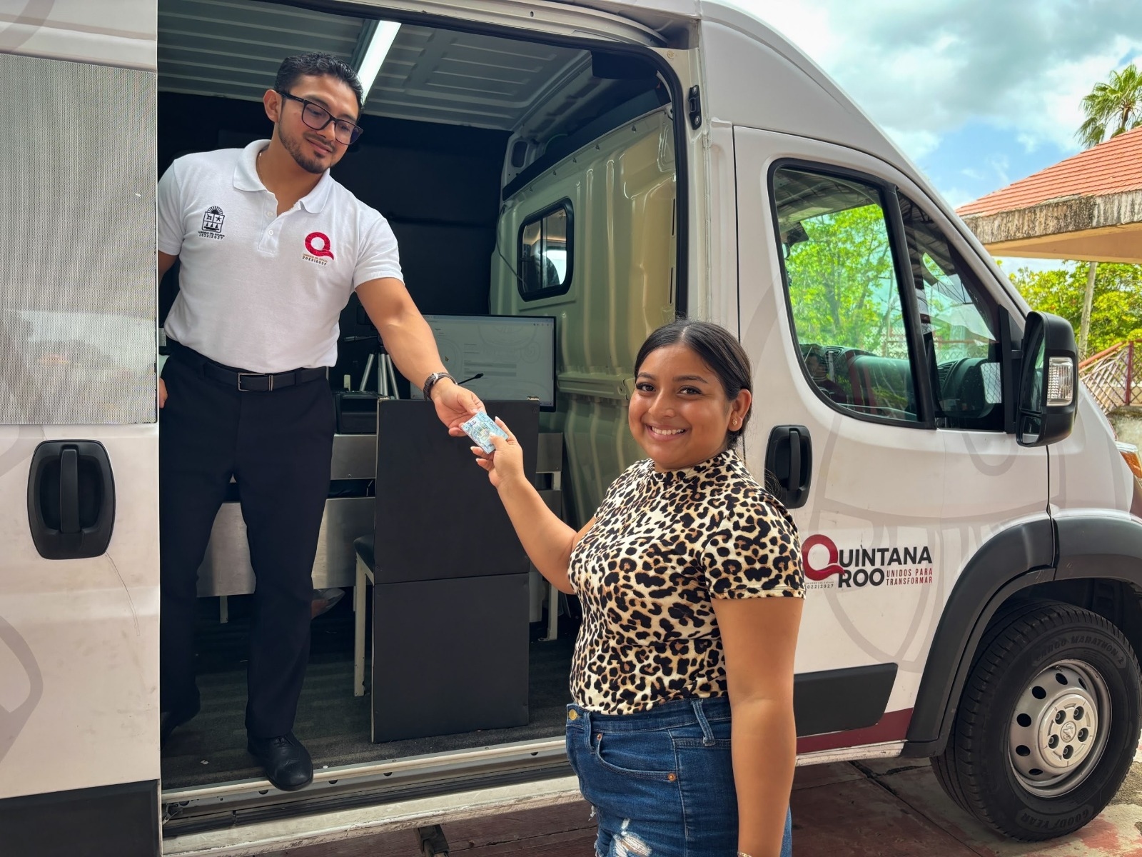 IMOVEQROO lleva licencias a comunidades de José María Morelos