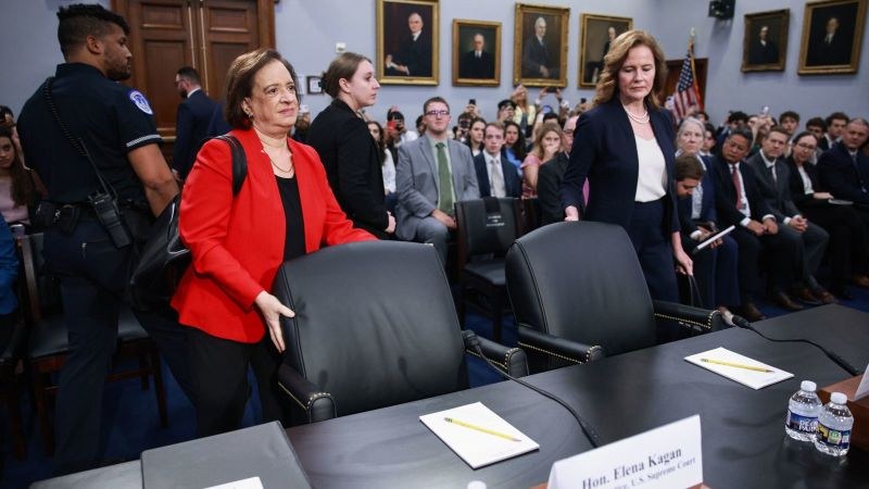 Juezas Kagan y Barrett piden más fondos para seguridad judicial
