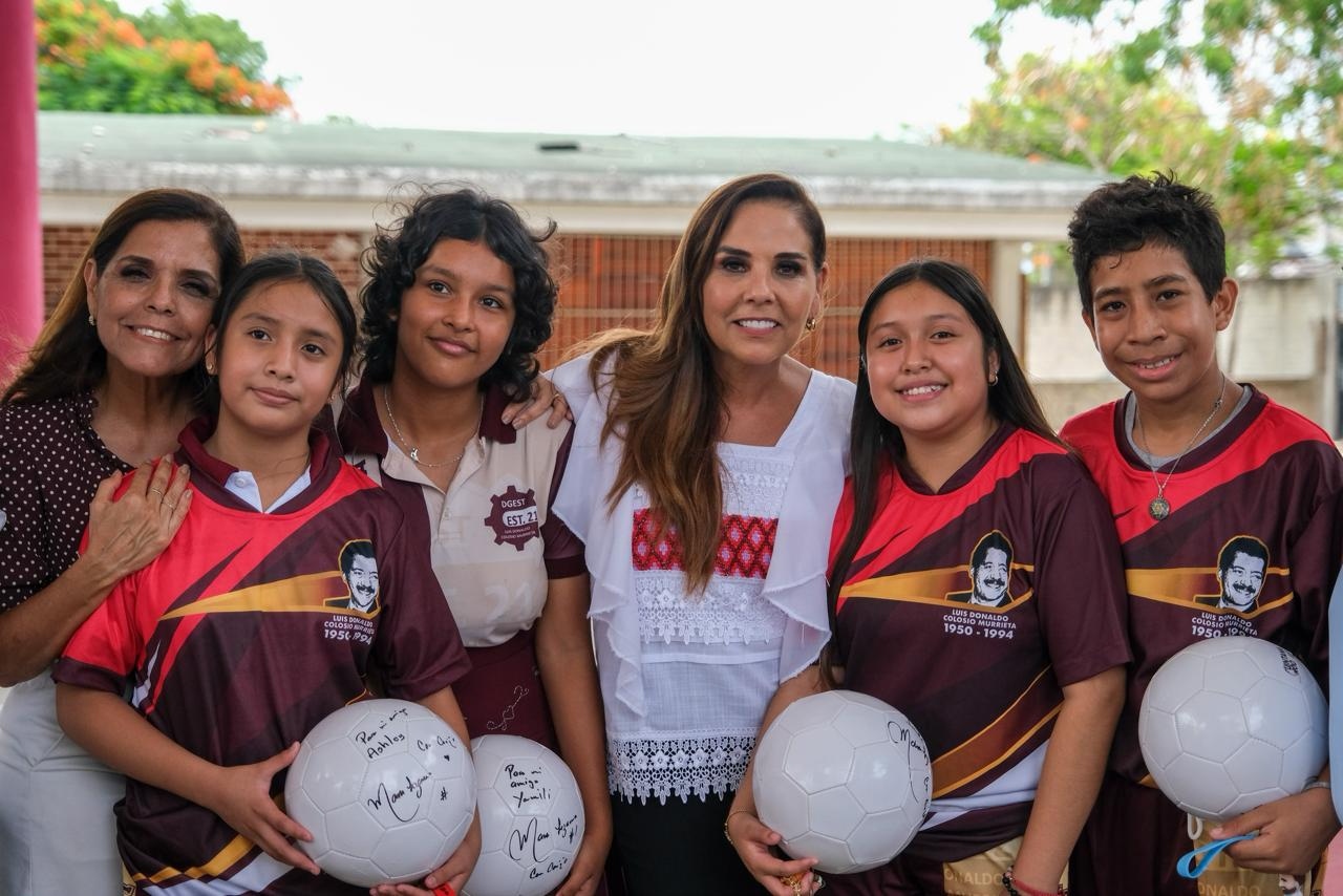 Secundaria Técnica 21 estrena domo tras 30 años en Cancún
