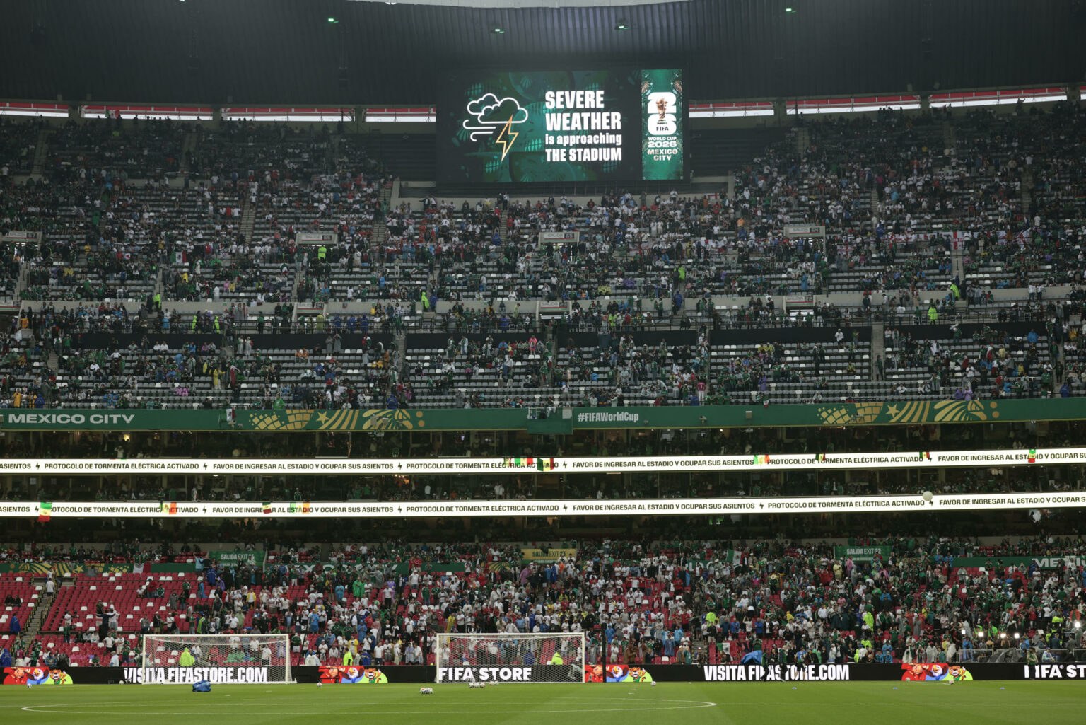 Retrasan México vs Inglaterra por tormenta eléctrica