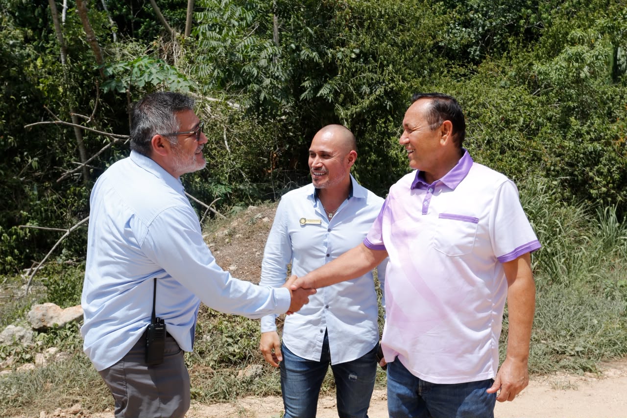 Avanza construcción de tramo carretero en Kantunilkín