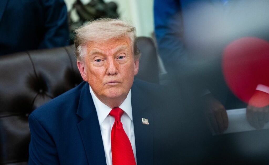 Demócratas proponen oficina anticorrupción contra Trump