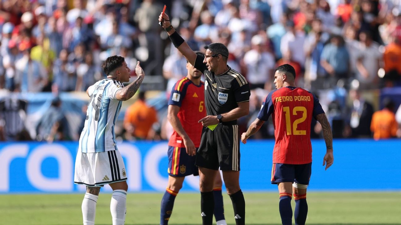 Se retira Slavko Vincic, árbitro de la final del Mundial 2026