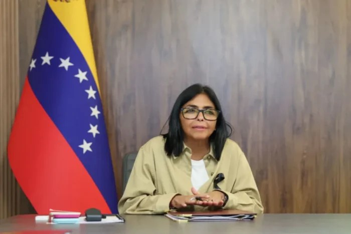 Venezuela actualiza reglamento petrolero tras 83 años
