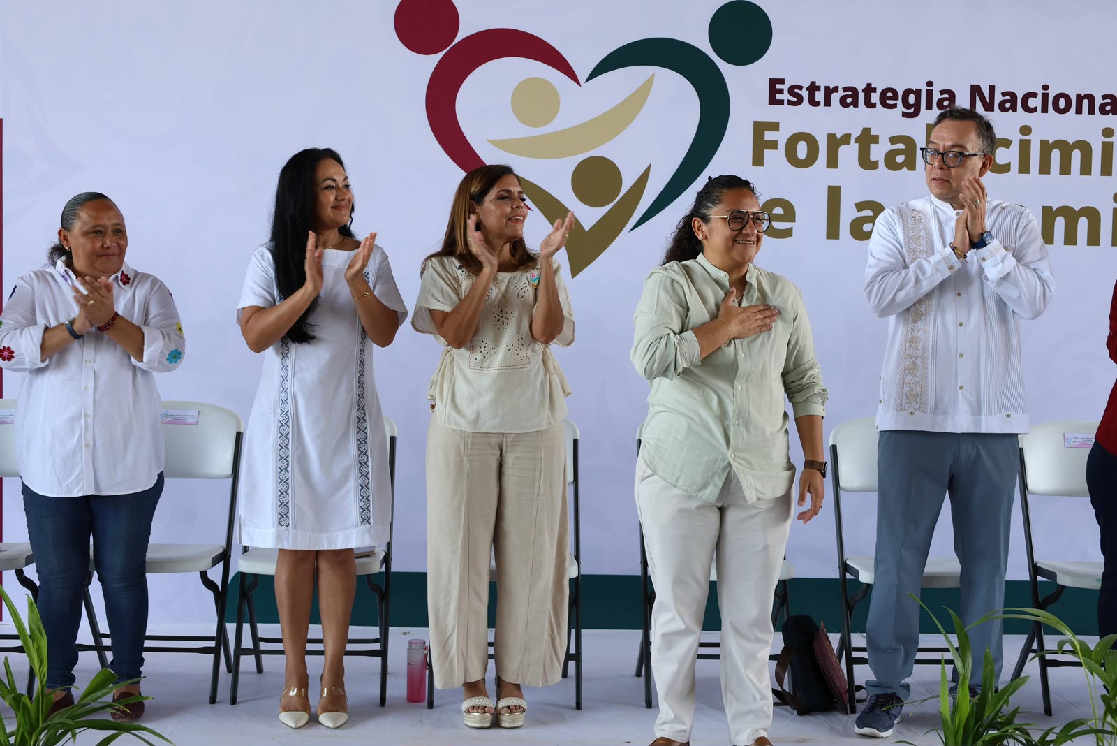 Realizan cuarta feria para fortalecer familias en Cancún
