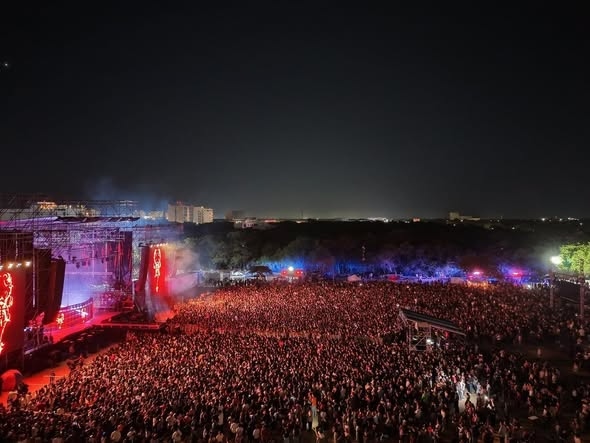 Kenia OS reúne a 45 mil en aniversario de Playa del Carmen