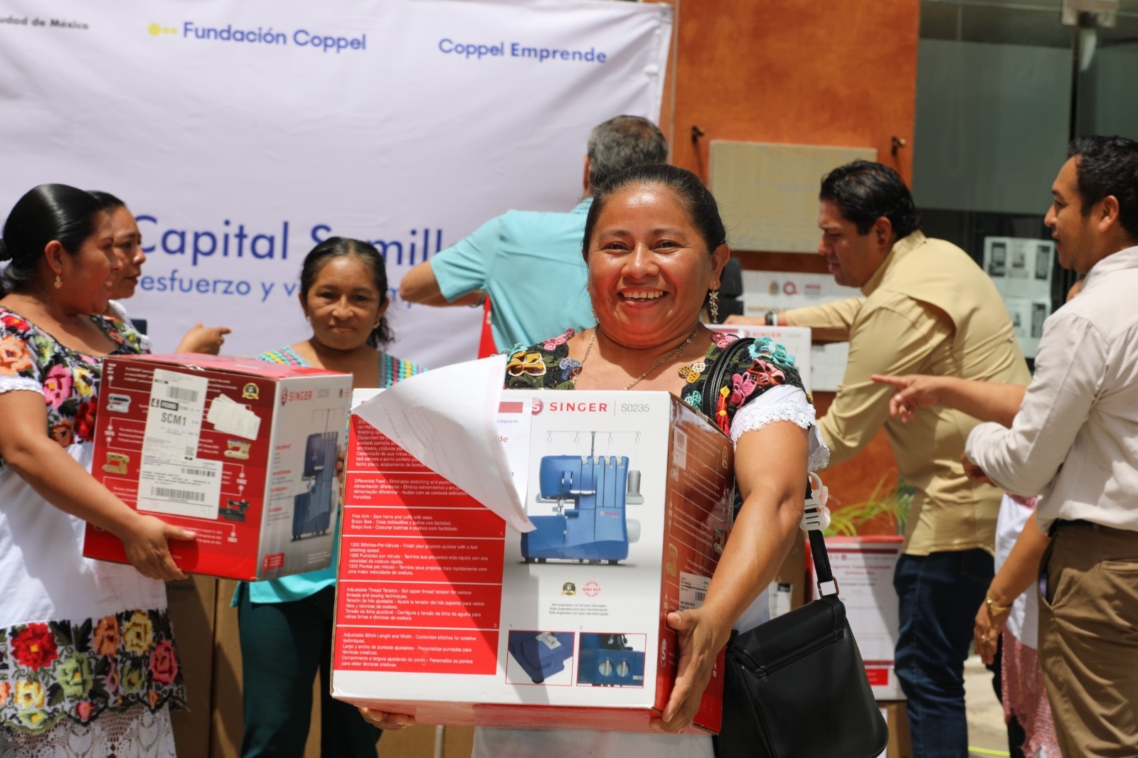 Quintana Roo entrega capital semilla a 53 emprendedores