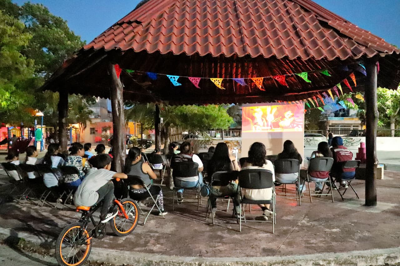 Playa del Carmen impulsa convivencia con Cine en tu Colonia
