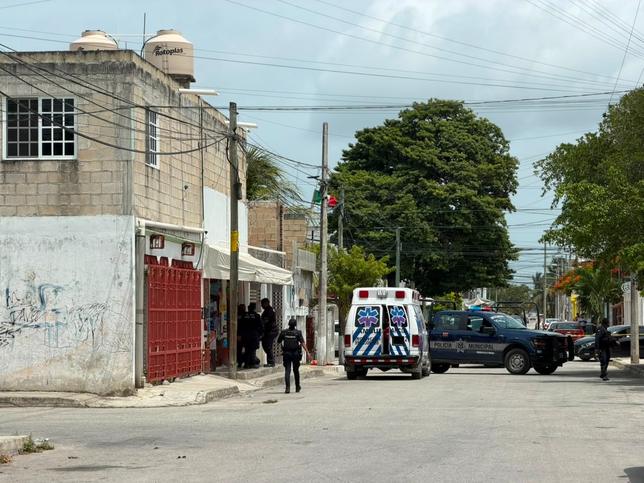 Hieren a hombre en ataque a balazos en Región 233 Cancún