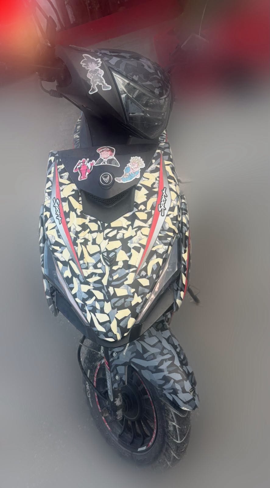 Detienen a motociclista con placas sobrepuestas en Cancún