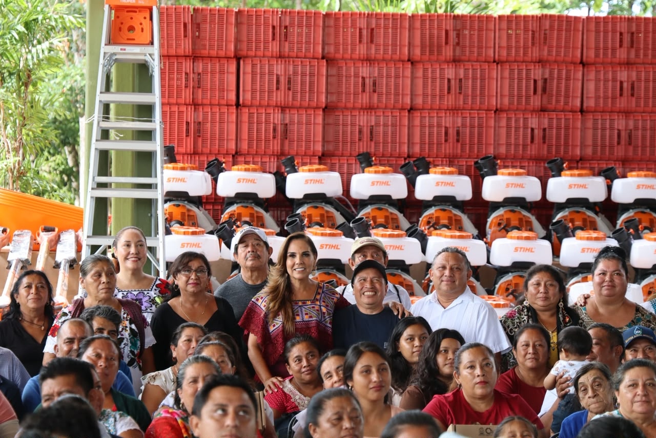 Entregan equipos a artesanas y productores mayas en Quintana Roo