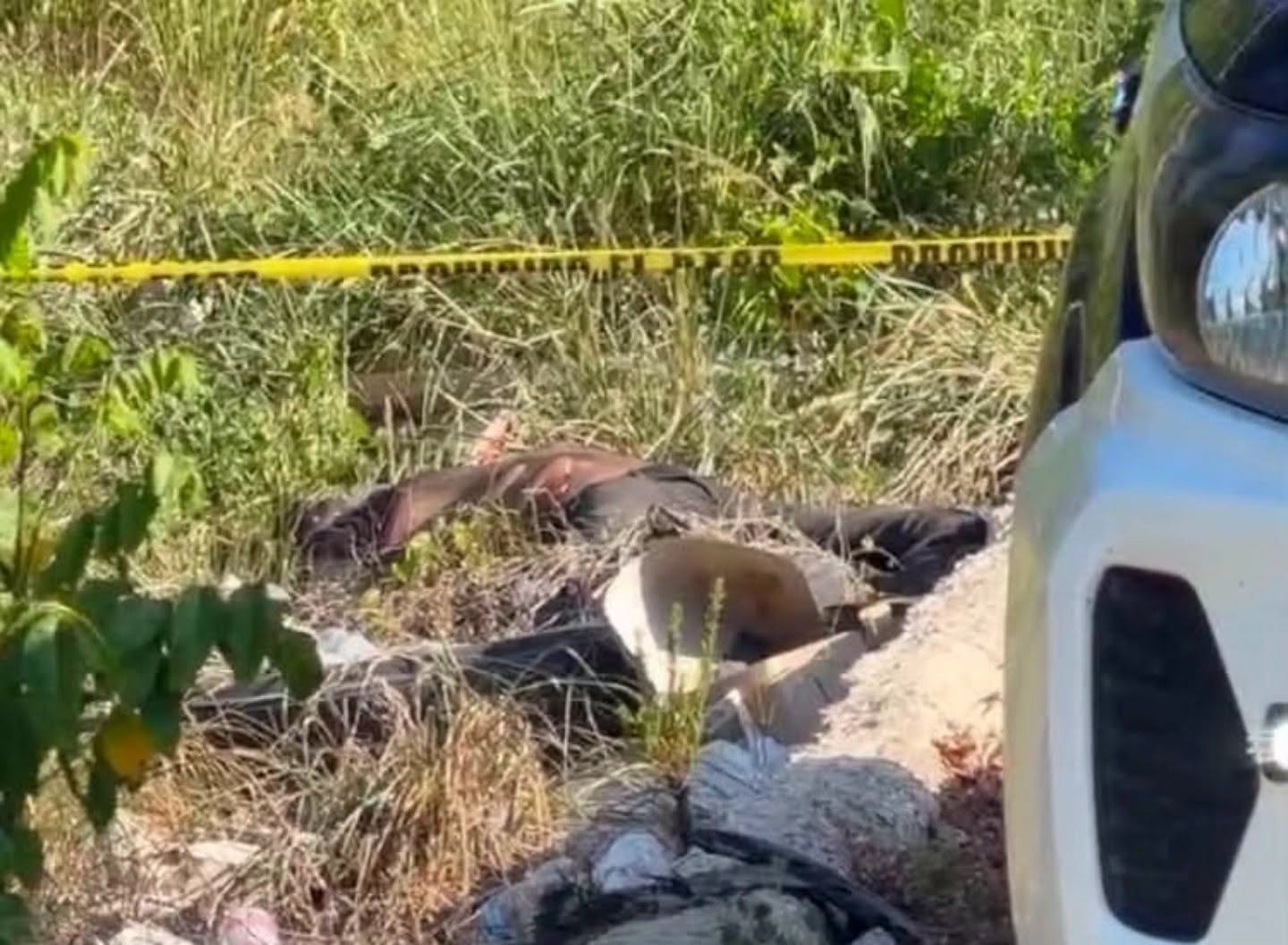 Hallan dos personas sin vida en carretera 307 en Playa del Carmen