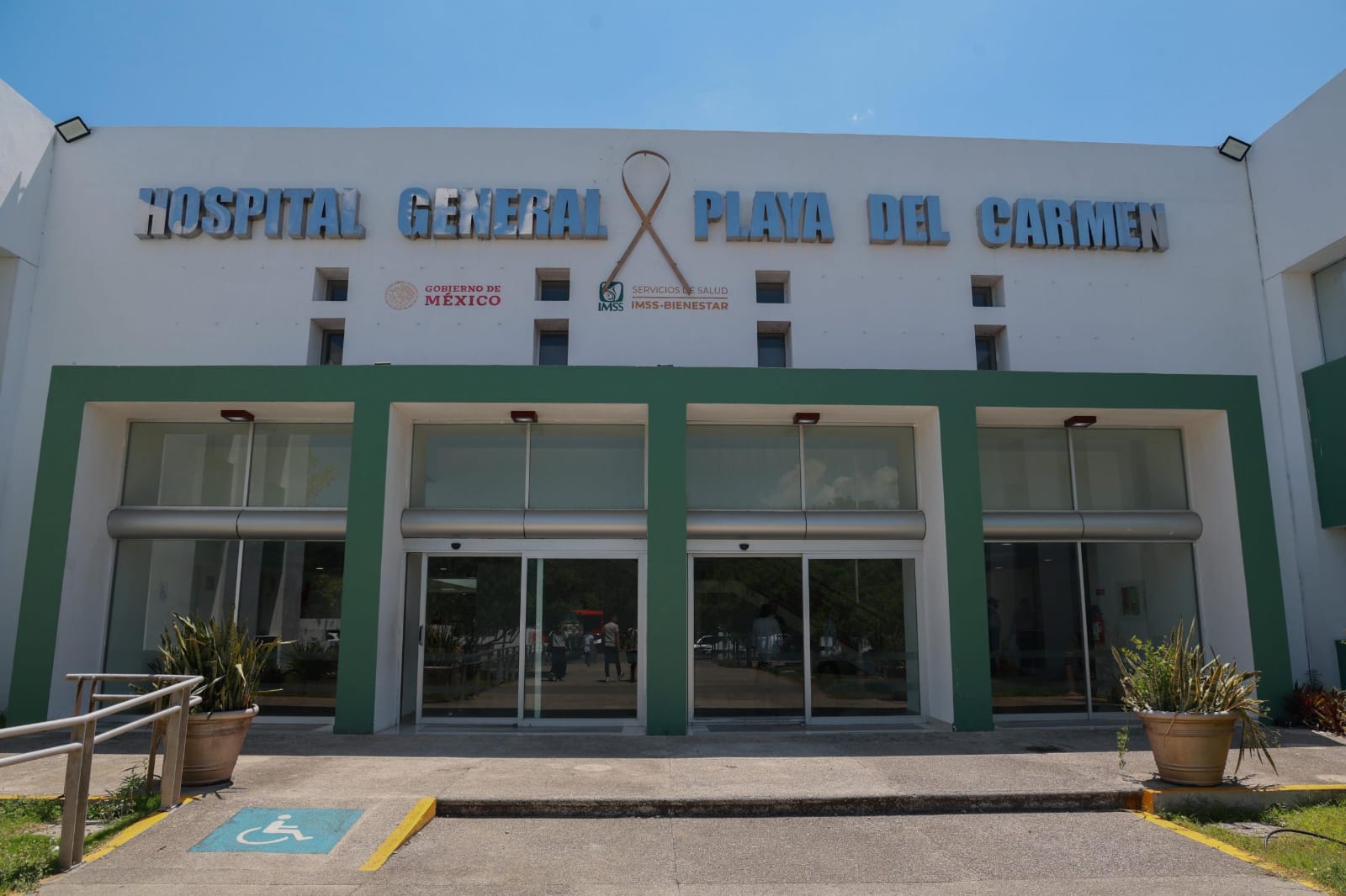 Municipio interviene y operan a francesa en Playa del Carmen