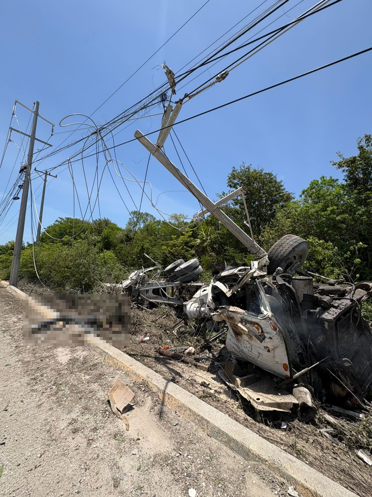 Dos mueren en choque en puente de Xel Ha