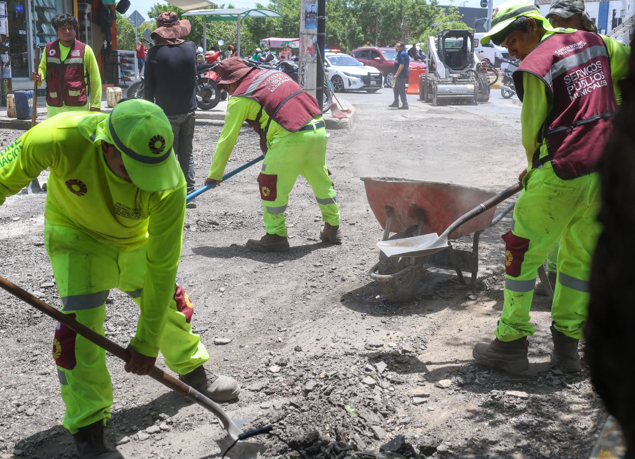 Ayuntamiento de BJ inicia mejoramiento vial en Calle Pino