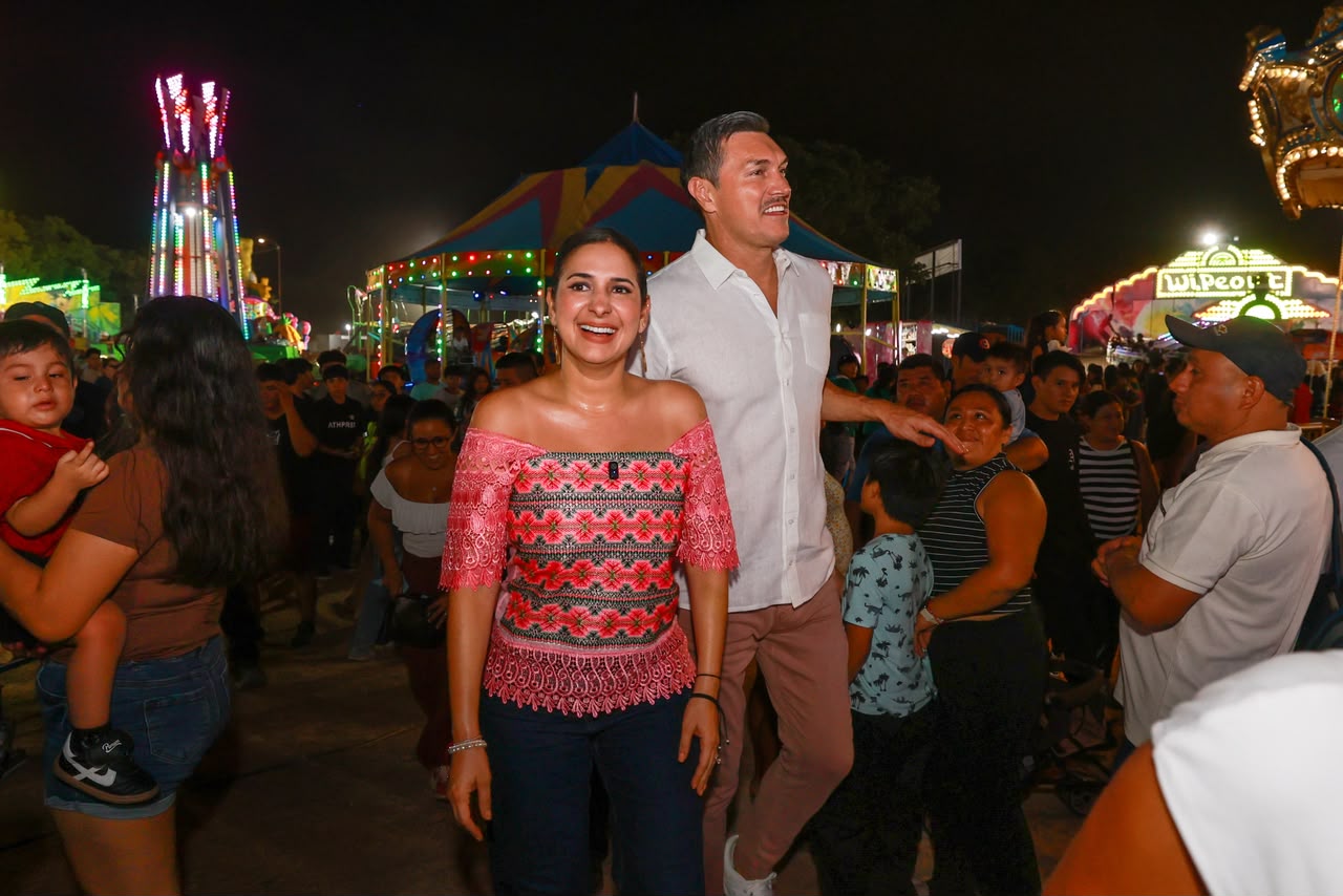 Feria del Carmen reúne a 20 mil en concierto de Cachirula