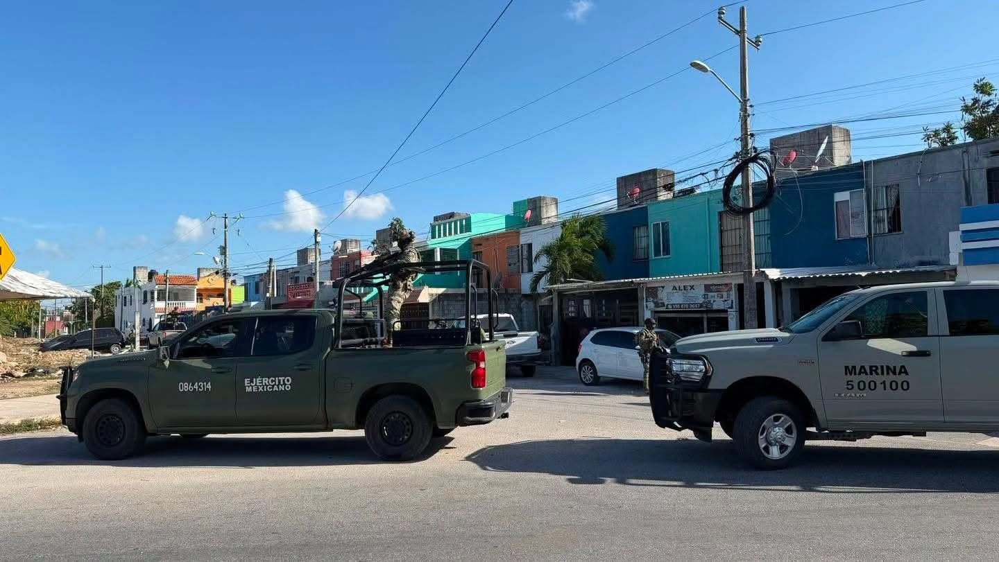 Catean dos casas en Cancún por presunto narcomenudeo