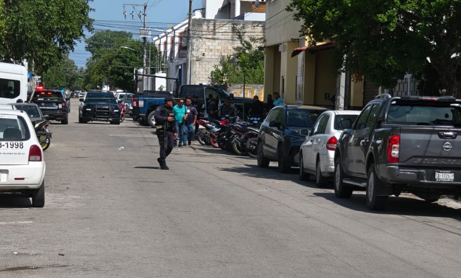 Asalto a camión de valores deja herido en Playa del Carmen