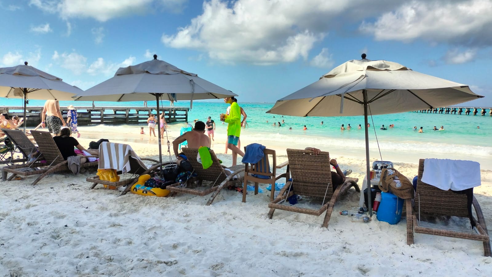 Alerta por difusión de playas peligrosas en Cancún