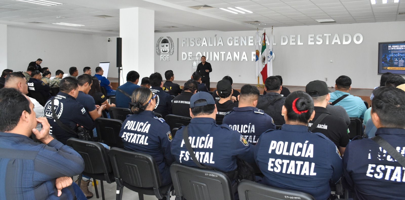 FGE capacita a 254 elementos en inteligencia criminal