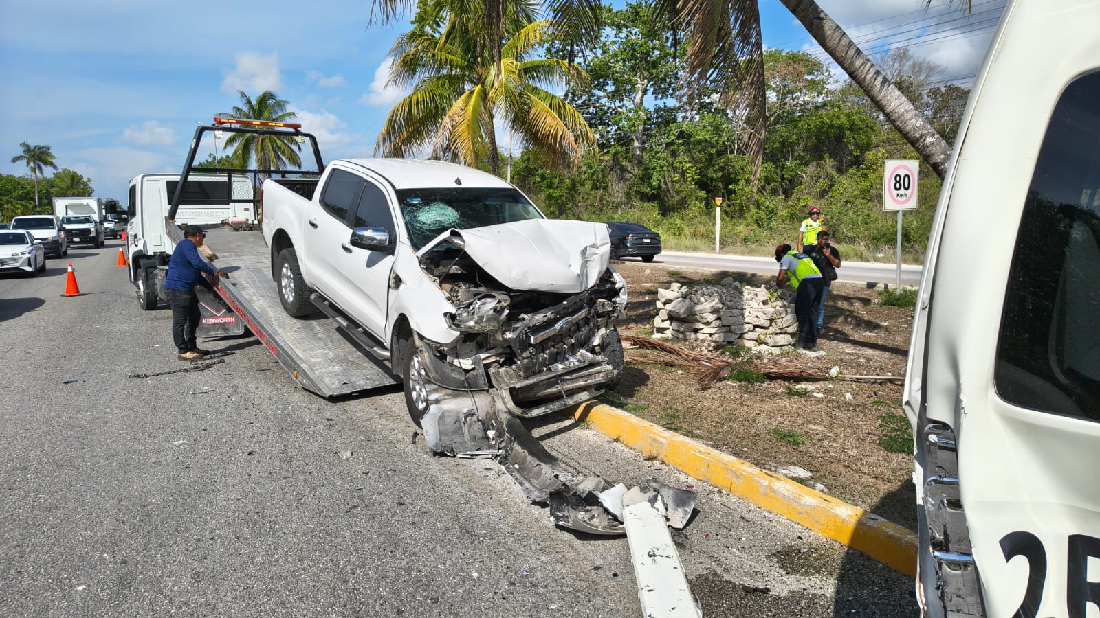 Choque deja dos turistas ingleses heridos en carretera 307