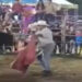 VIDEO; Alcalde de Tepakán, Yucatán es embestido por una vaquilla
