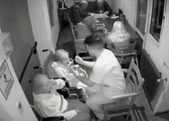 VIDEO; Enfermero agrede a adultas mayores en un asilo